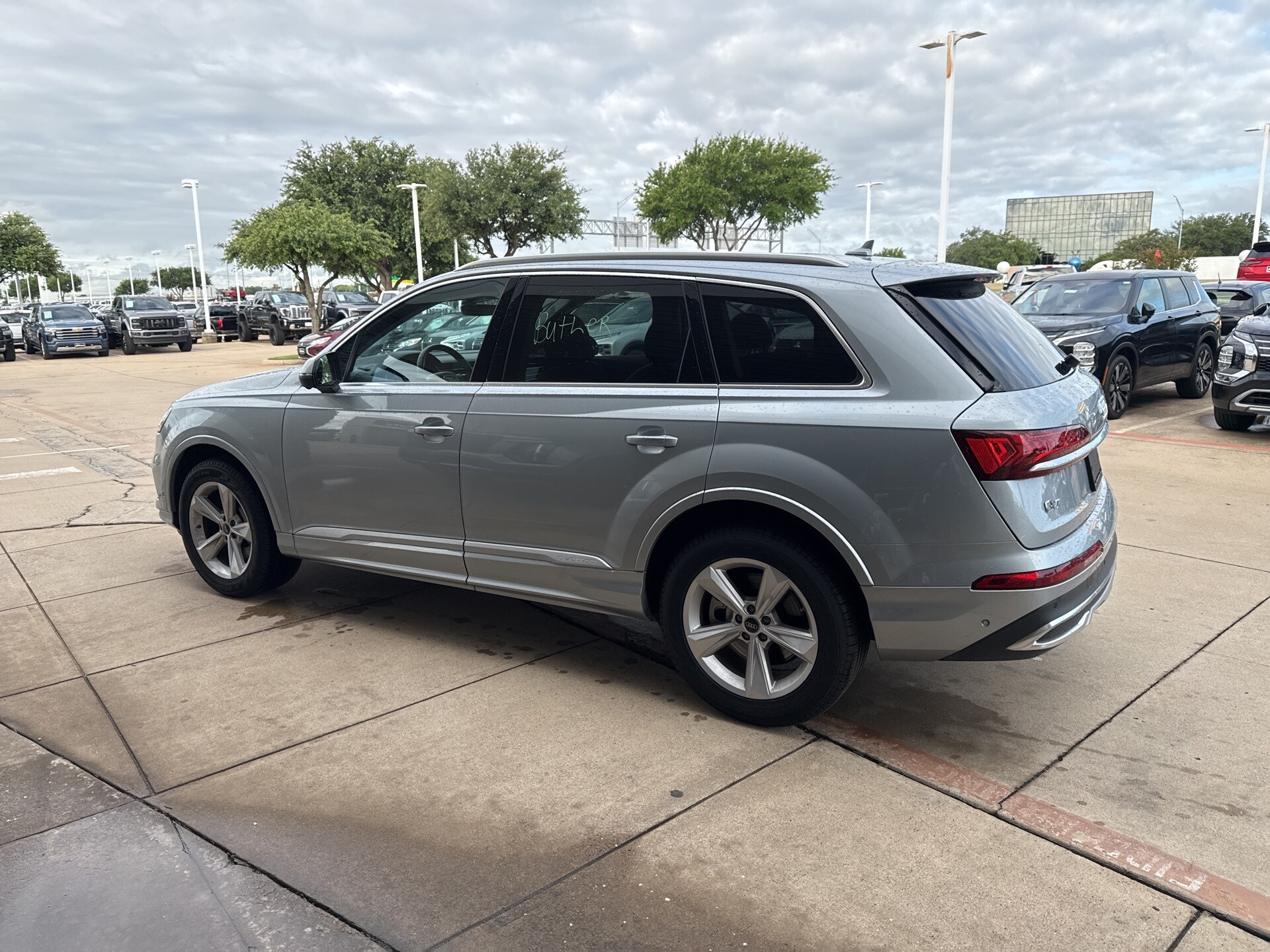 2024 Audi Q7 45 Premium Plus photo 3
