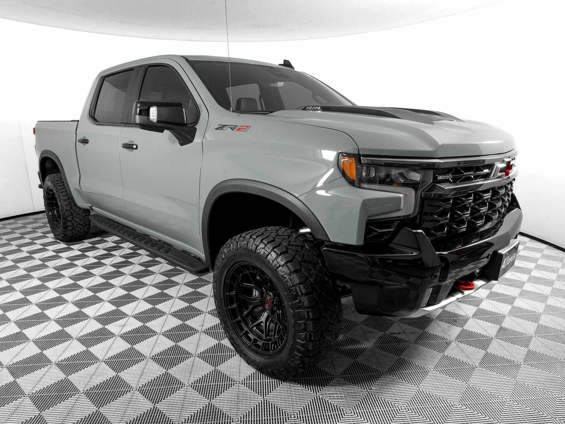2025 Chevrolet Silverado 1500 ZR2 photo 2