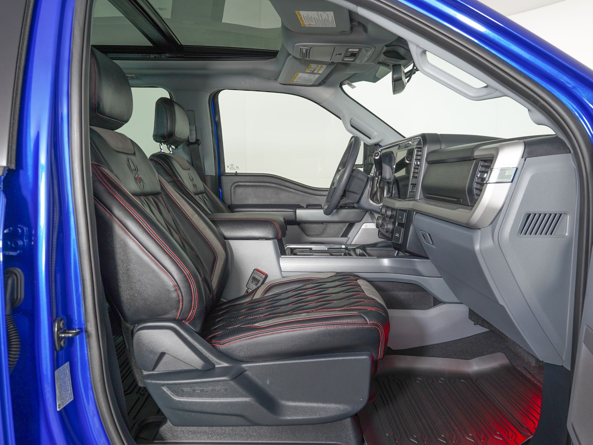 2025 Ford F-250 Super Duty XLT - Photo 10