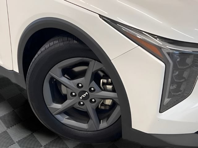 2025 Kia K4 LXS - Photo 25