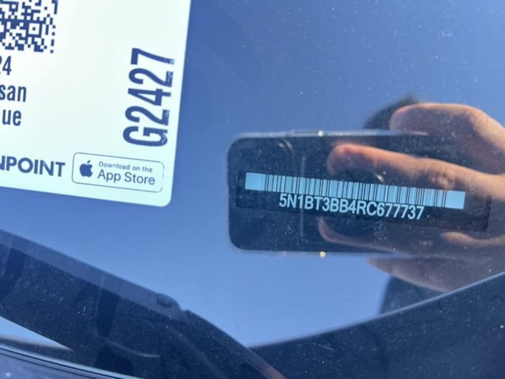 Used 2024 Nissan Rogue SV