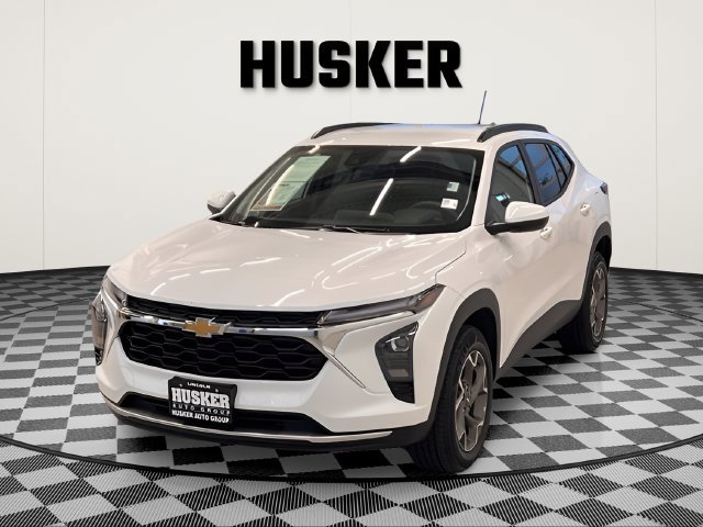 Used 2025 Chevrolet Trax LT SUV