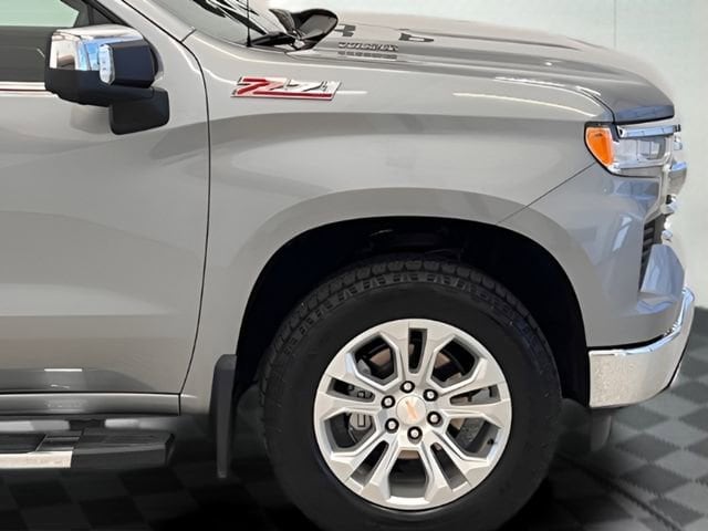 Used 2025 Sterling Gray Metallic Chevrolet LTZ image 9