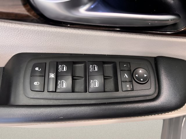 Used 2022 Gray Chrysler Limited image 21