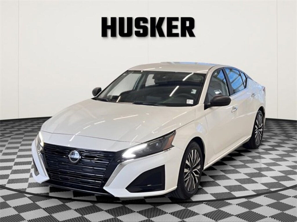 Used 2025 Nissan Altima SV FWD Sedan