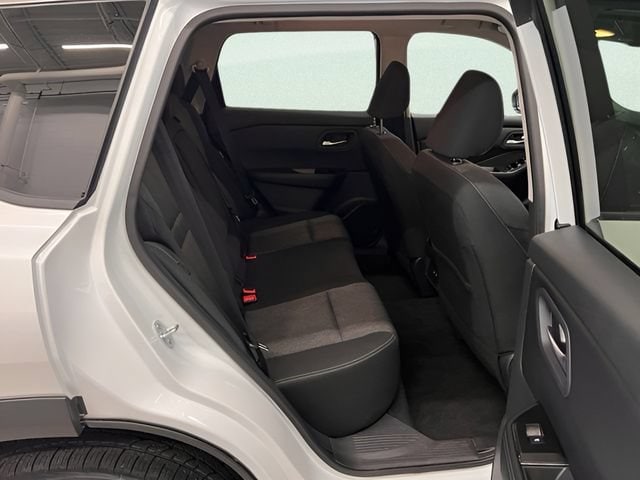 2026 Nissan Rogue SV - Photo 9
