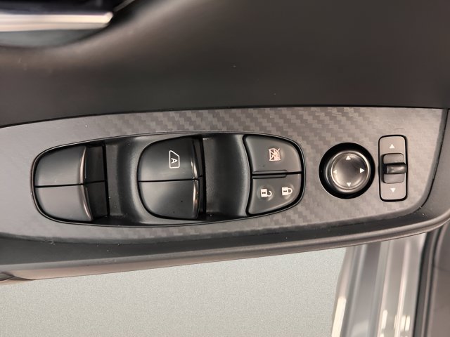 2025 Nissan Sentra SV - Photo 17