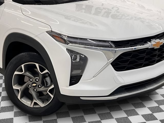 2025 Chevrolet Trax LT - Photo 29