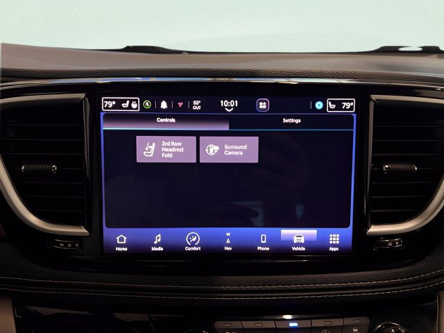 Used 2022 Gray Chrysler Limited image 34