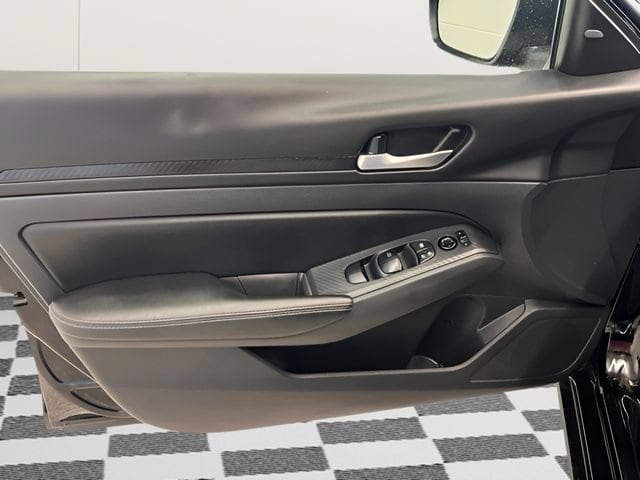 2025 Nissan Altima SV - Photo 16