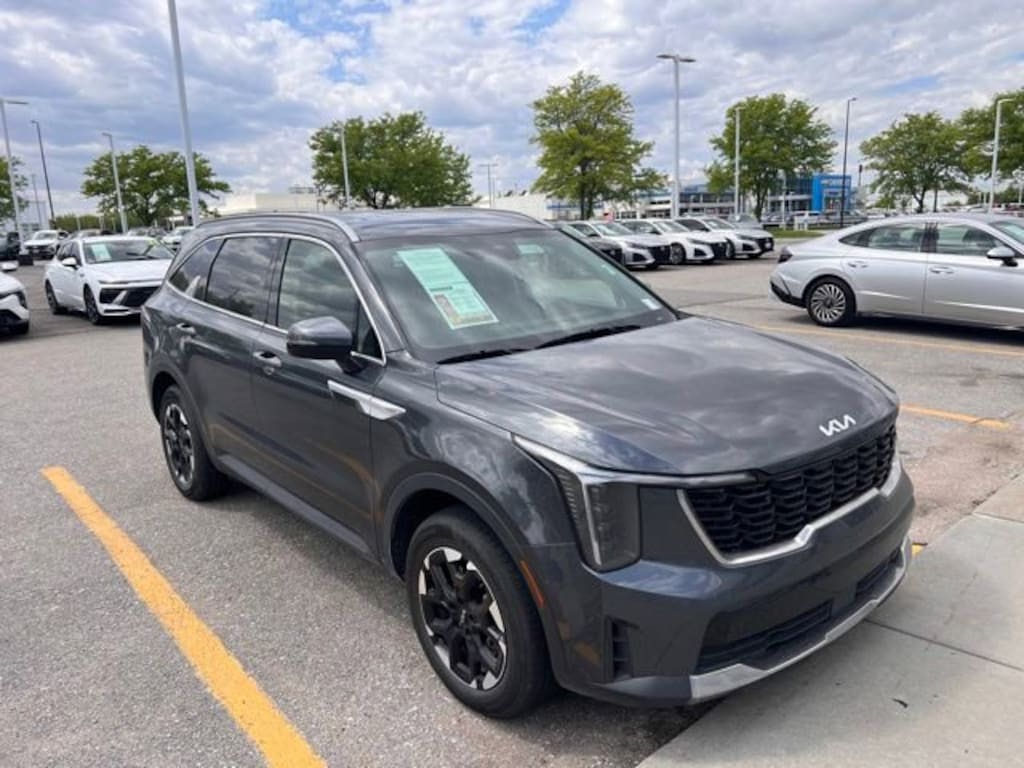 Used 2024 Kia Sorento S SUV