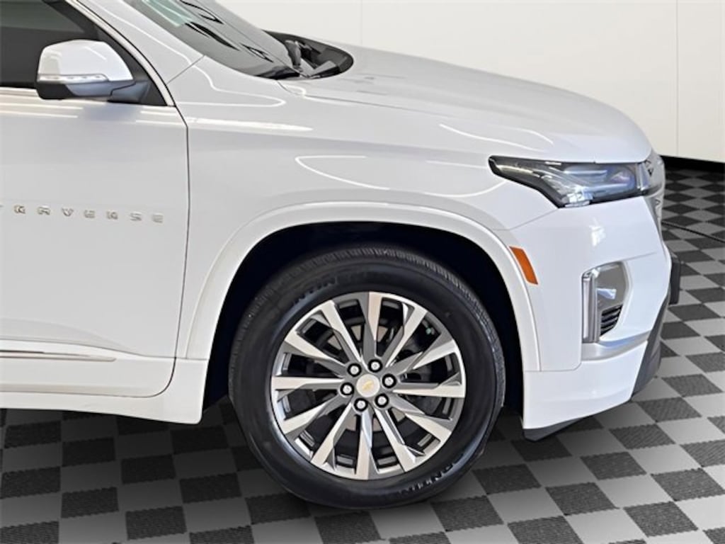 Used 2023 Chevrolet Traverse Premier SUV