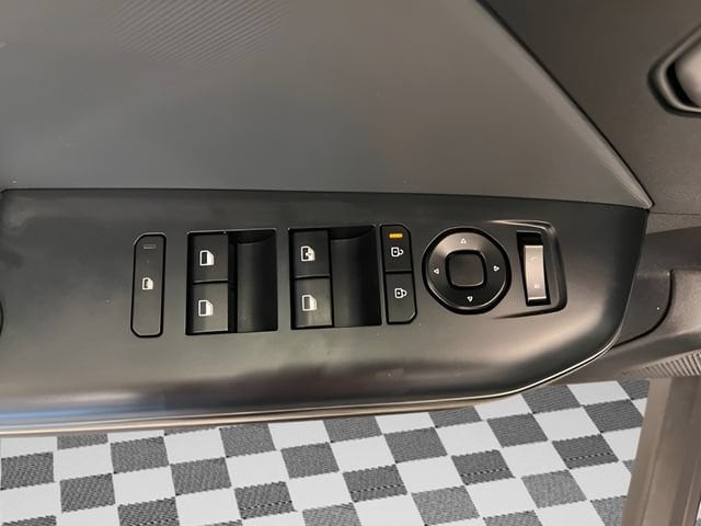 2025 Kia K4 LXS - Photo 28