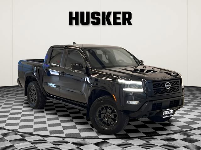 Black 2023 Nissan Frontier SV Crew Cab 4WD Pickup Truck Four-Wheel Drive Automatic