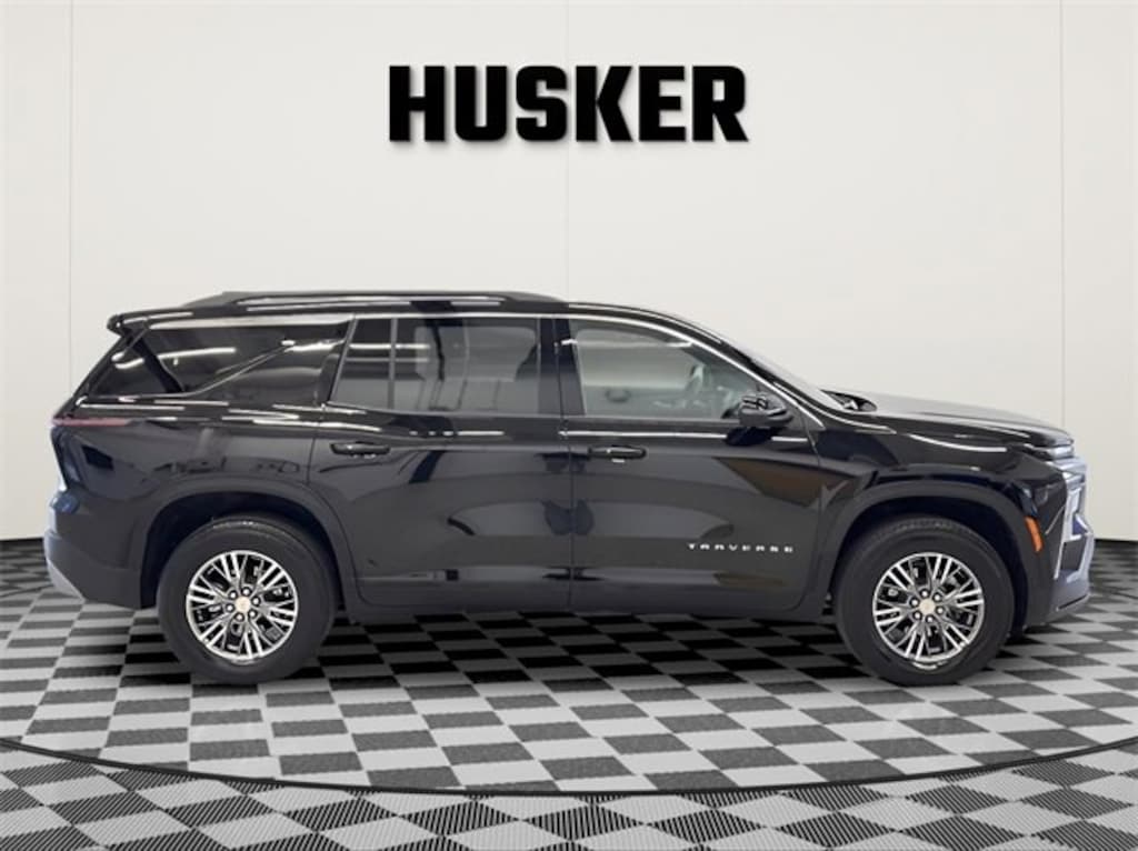 Certified 2025 Chevrolet Traverse LT SUV