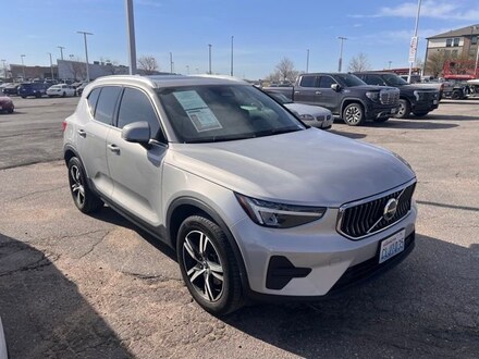 2024 Volvo XC40 Core Bright Theme