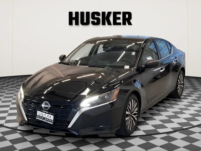 2025 Nissan Altima SV - Photo 6