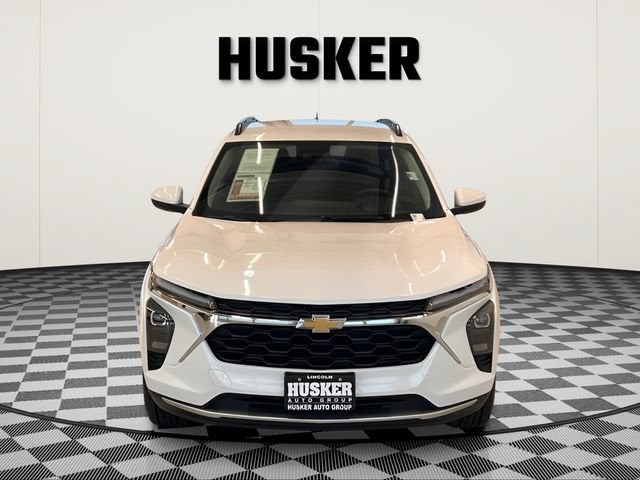 2025 Chevrolet Trax LT - Photo 3