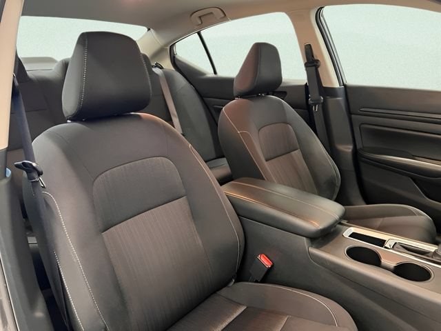 2025 Nissan Altima SV - Photo 14