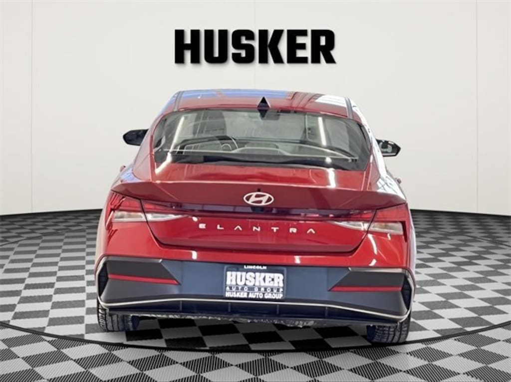 Used 2025 Hyundai Elantra SEL Convenience Sedan