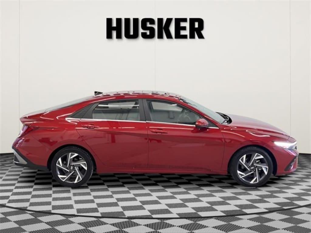 Used 2025 Hyundai Elantra SEL Convenience Sedan