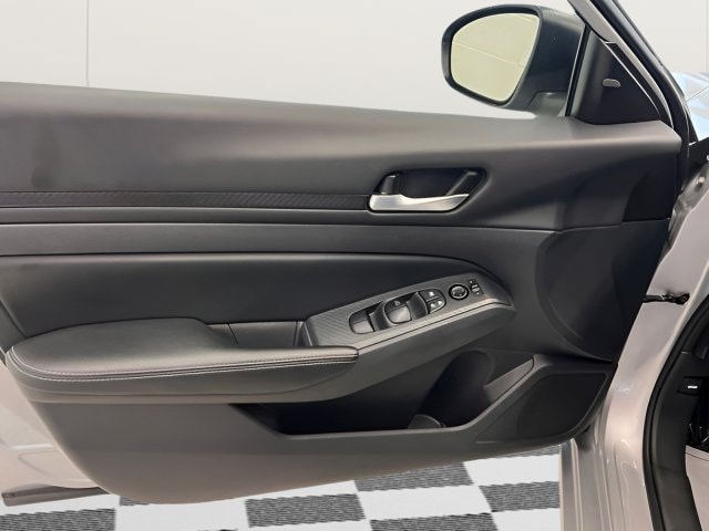 2025 Nissan Altima SV - Photo 21