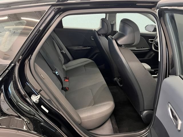 2025 Kia K4 LXS - Photo 12