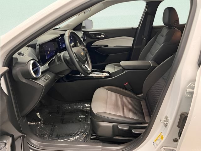 2025 Chevrolet Trax LT - Photo 15