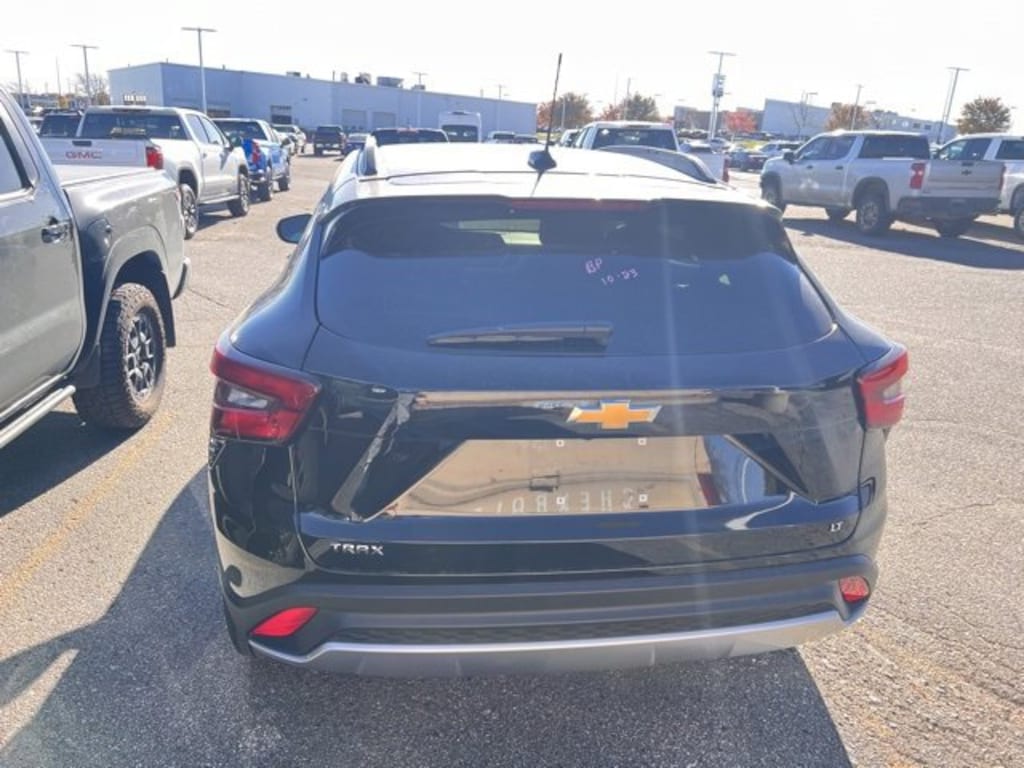 Used 2025 Chevrolet Trax LT SUV