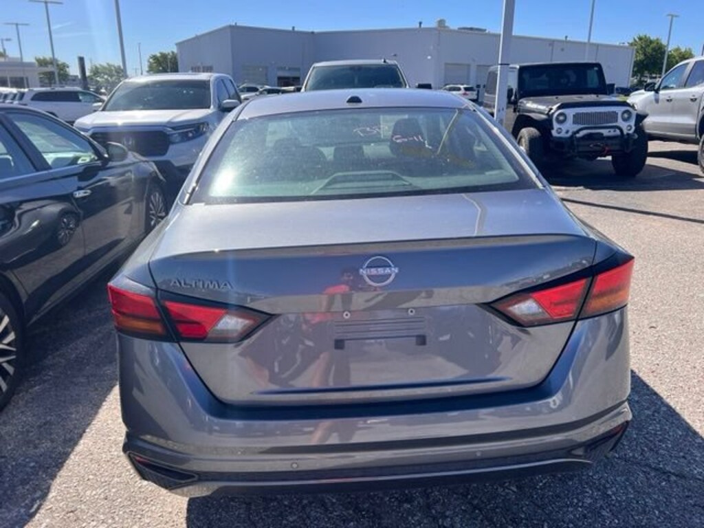 Used 2025 Nissan Altima SV FWD Sedan