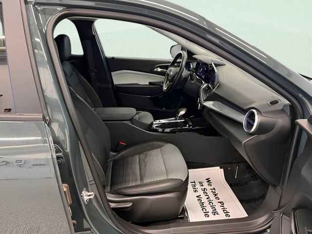 2025 Chevrolet Trax LT - Photo 9