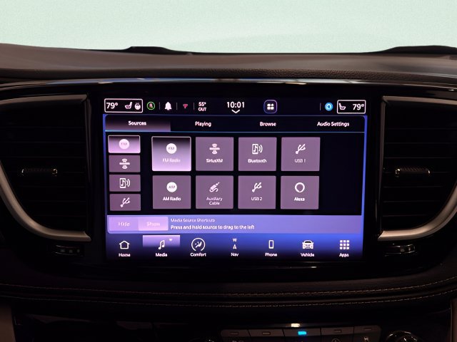 Used 2022 Gray Chrysler Limited image 31