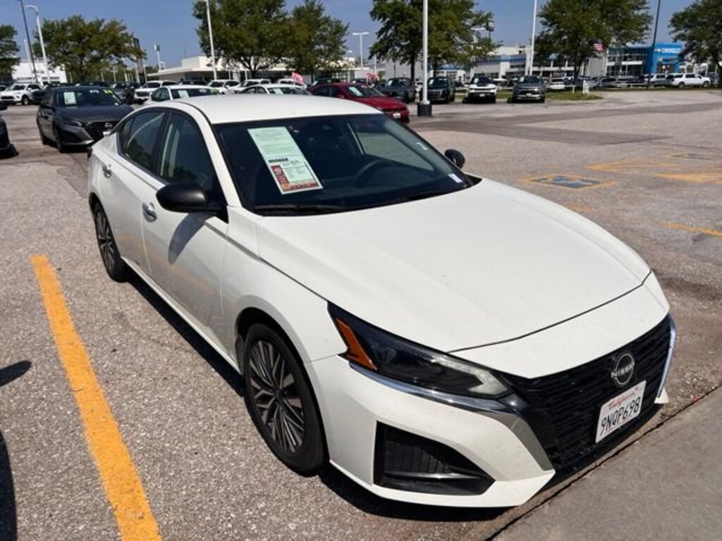 Used 2025 Nissan Altima SV FWD Sedan