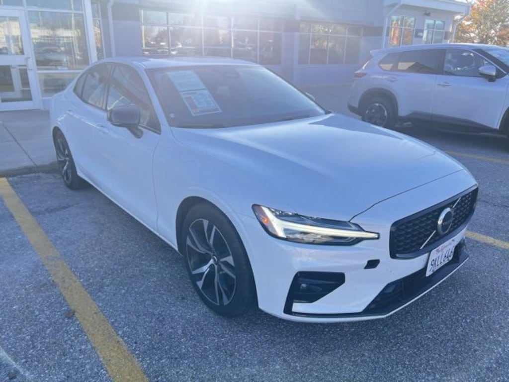 Used 2024 Volvo S60 Core Dark Theme