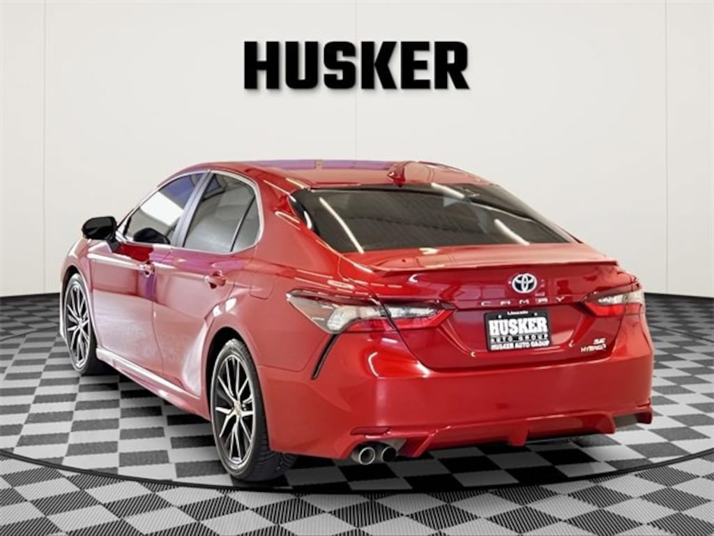 Used 2022 Toyota Camry Hybrid SE
