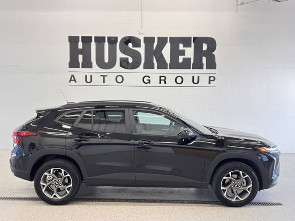 Certified 2025 Chevrolet Trax LT SUV