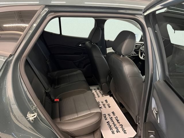 2025 Chevrolet Trax LT - Photo 10
