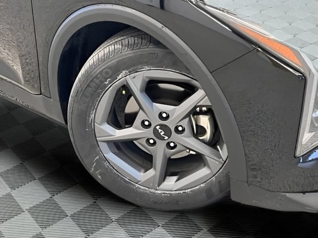 2025 Kia K4 LXS - Photo 25