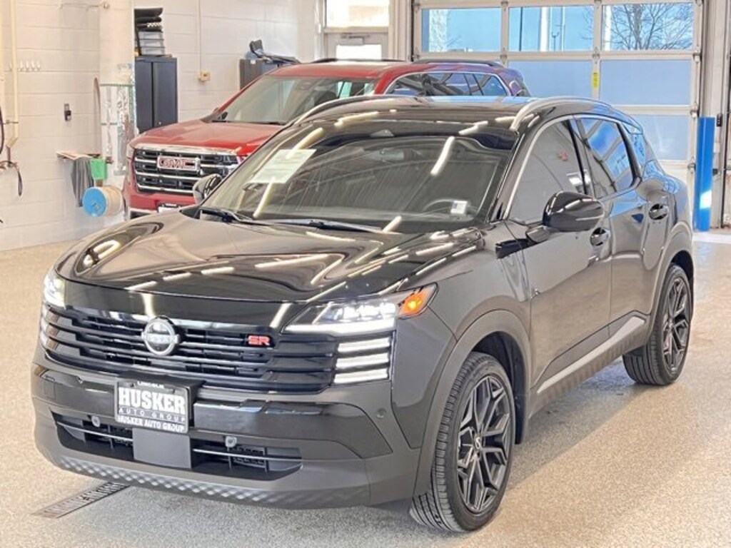 Used 2025 Nissan Kicks SR