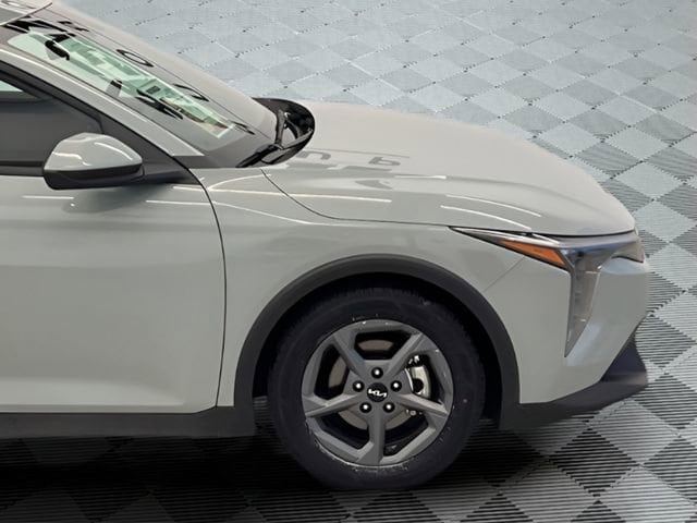 2025 Kia K4 LXS - Photo 7