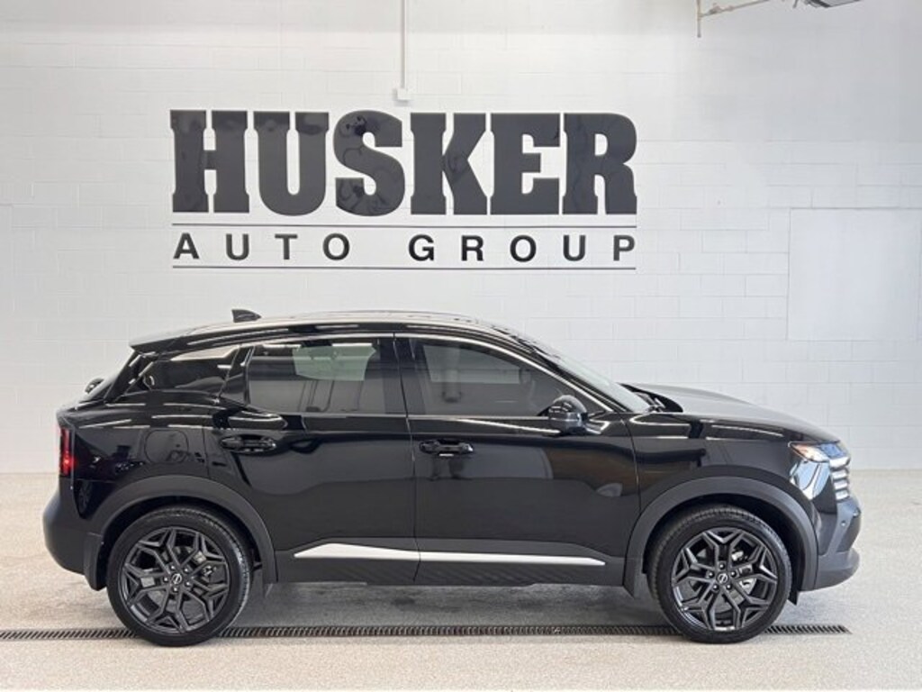 Used 2025 Nissan Kicks SR