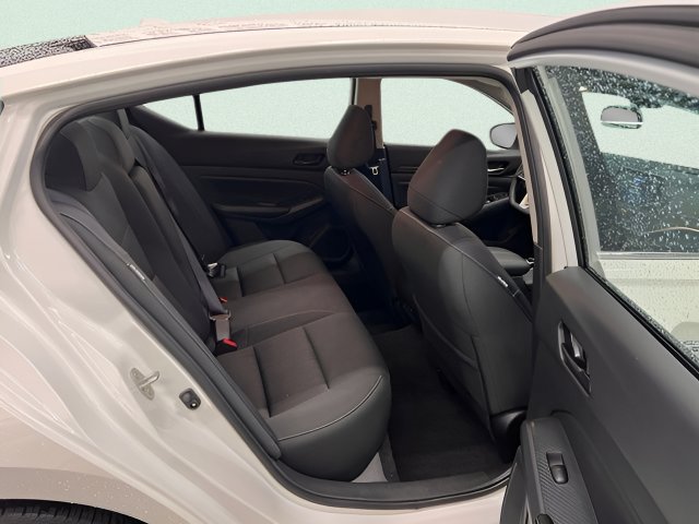 2025 Nissan Altima SV - Photo 9