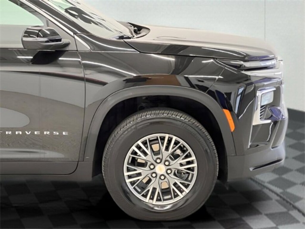 Certified 2025 Chevrolet Traverse LT SUV