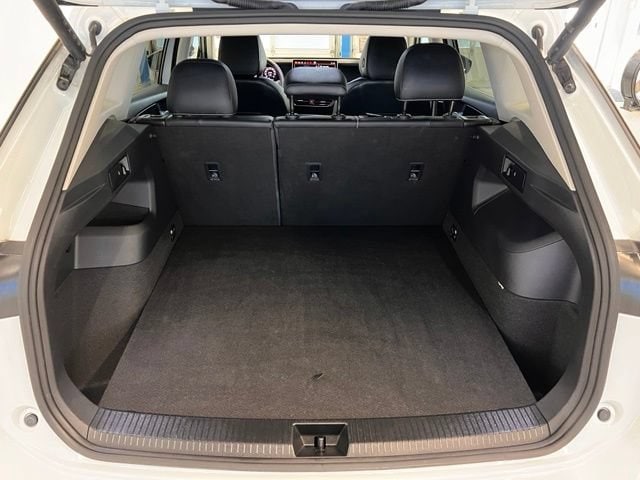 2026 Volkswagen Tiguan SE - Photo 9