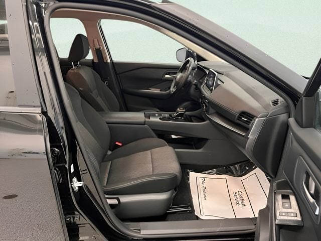 2025 Nissan Rogue SV - Photo 10