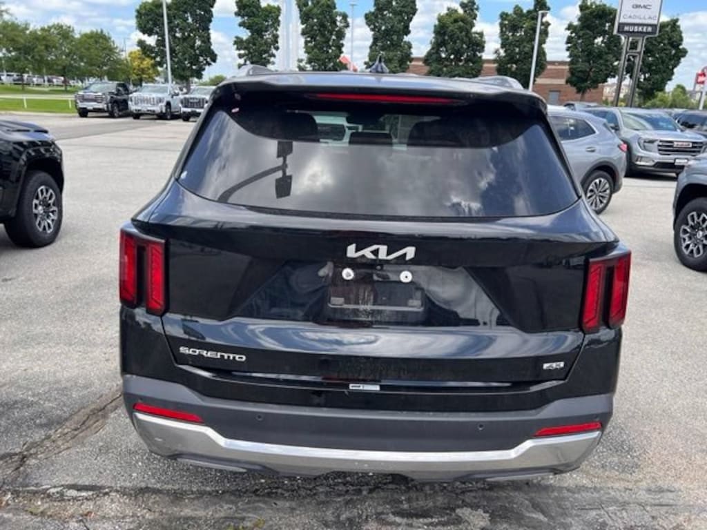 Used 2024 Kia Sorento S SUV