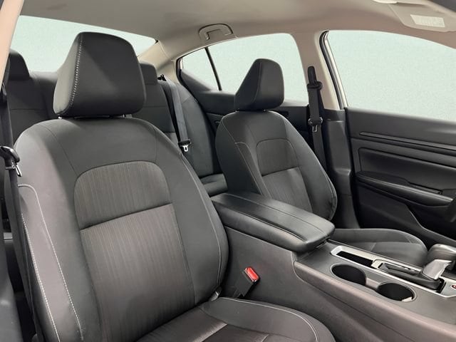 2025 Nissan Altima SV - Photo 10