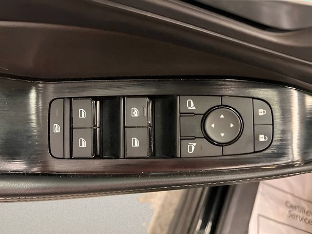 2025 Nissan Rogue SV - Photo 17