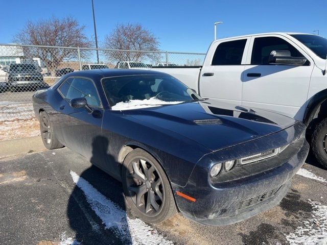 2016 Dodge Challenger SXT's photo