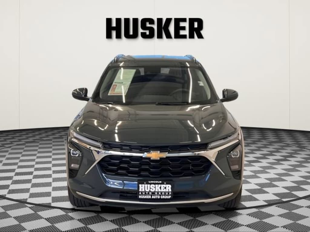 Used 2025 Chevrolet Trax LT SUV